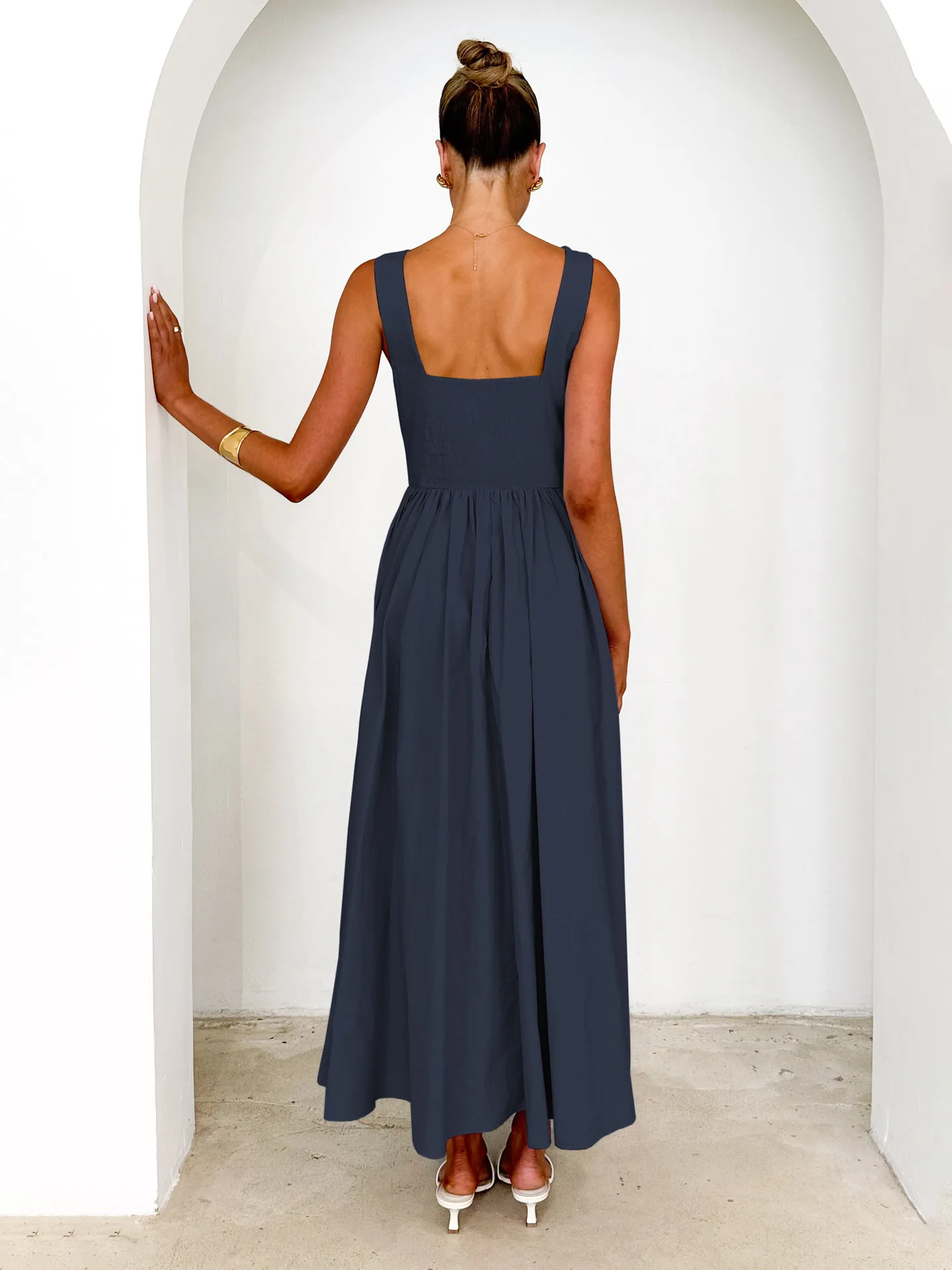 New Spring And Summer   Foreign Trade Women's Clothing  Backless Pleated Solid Color Sleeveless Dress Women display picture 20