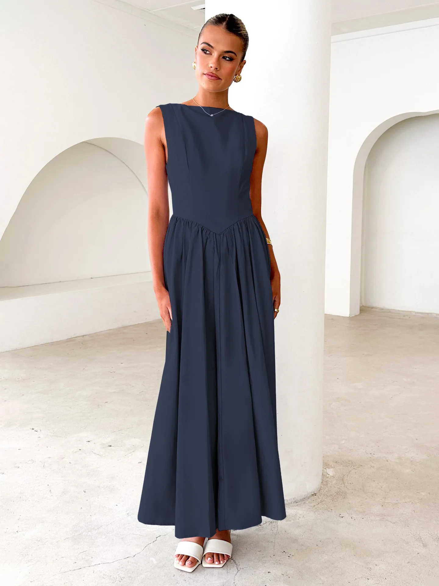 New Spring And Summer   Foreign Trade Women's Clothing  Backless Pleated Solid Color Sleeveless Dress Women display picture 23