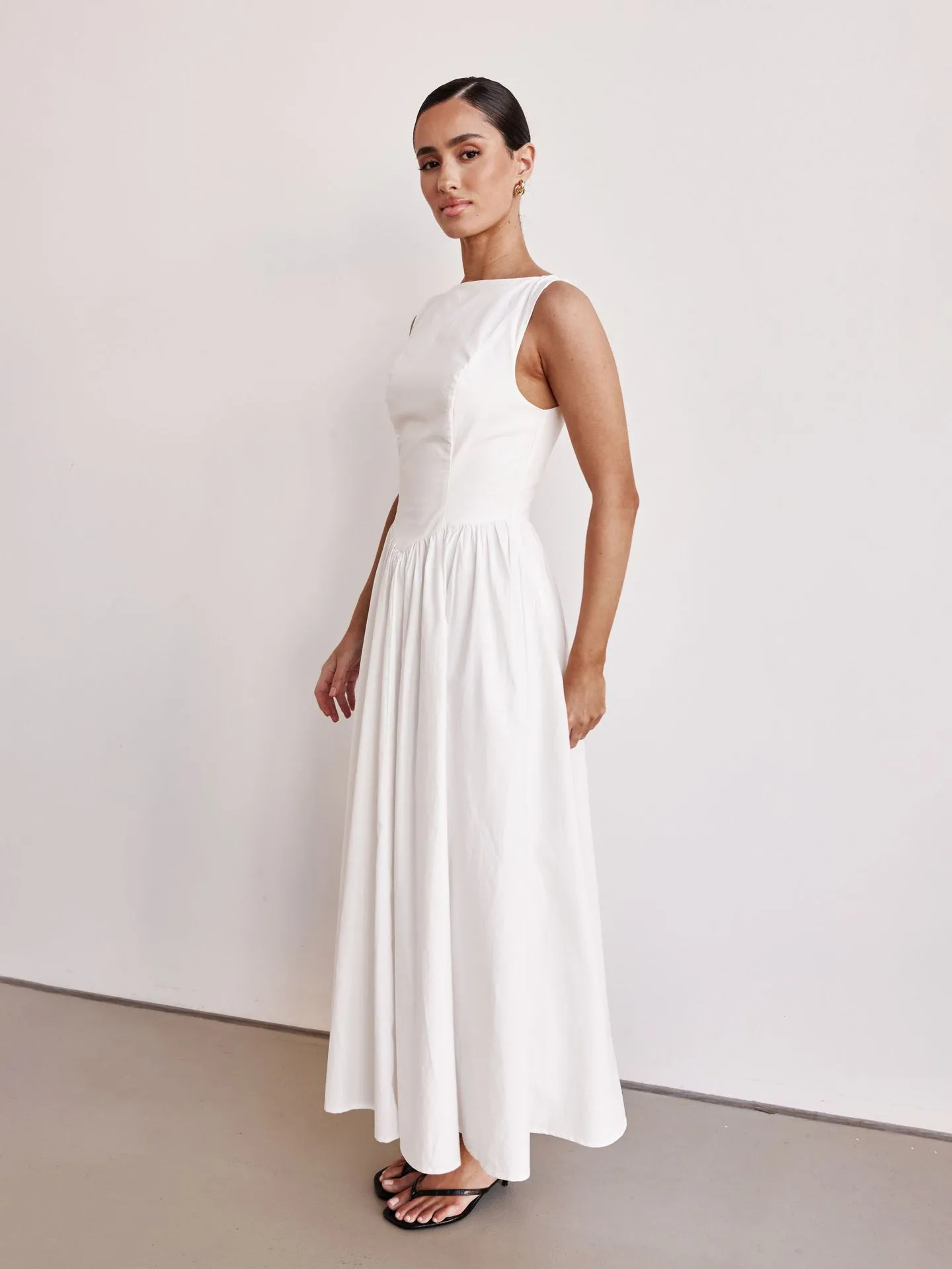 New Spring And Summer   Foreign Trade Women's Clothing  Backless Pleated Solid Color Sleeveless Dress Women display picture 33