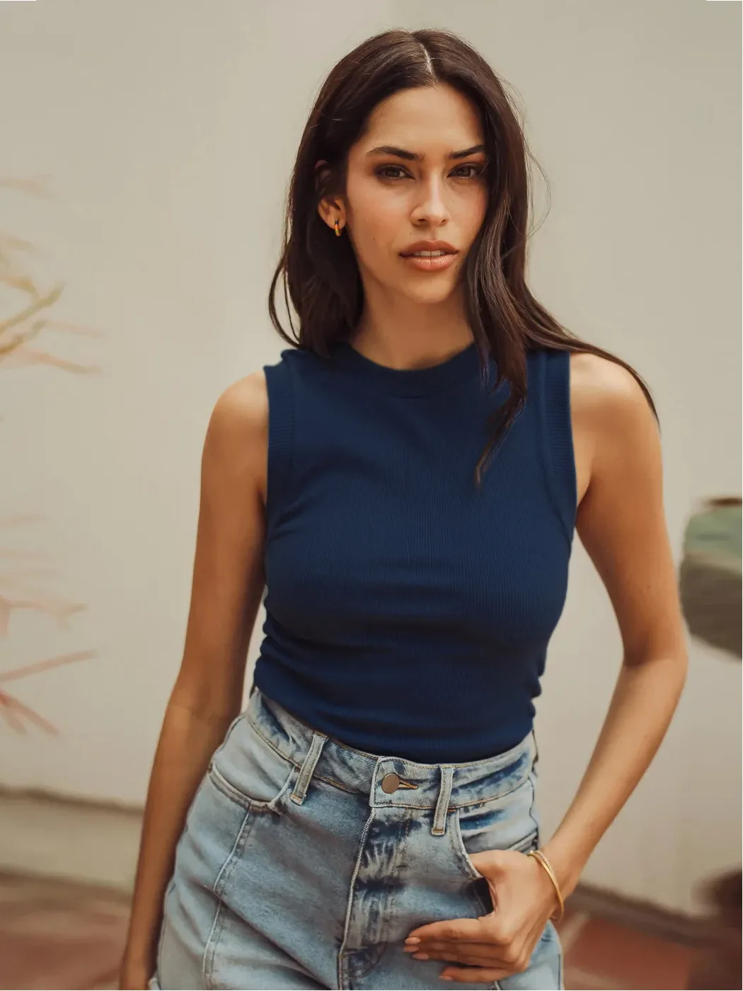 Designed   Spring And Summer New Explosions Y2K Solid Color Slim Fit Thread Sleeveless Outer Wear Vest Top Women display picture 12