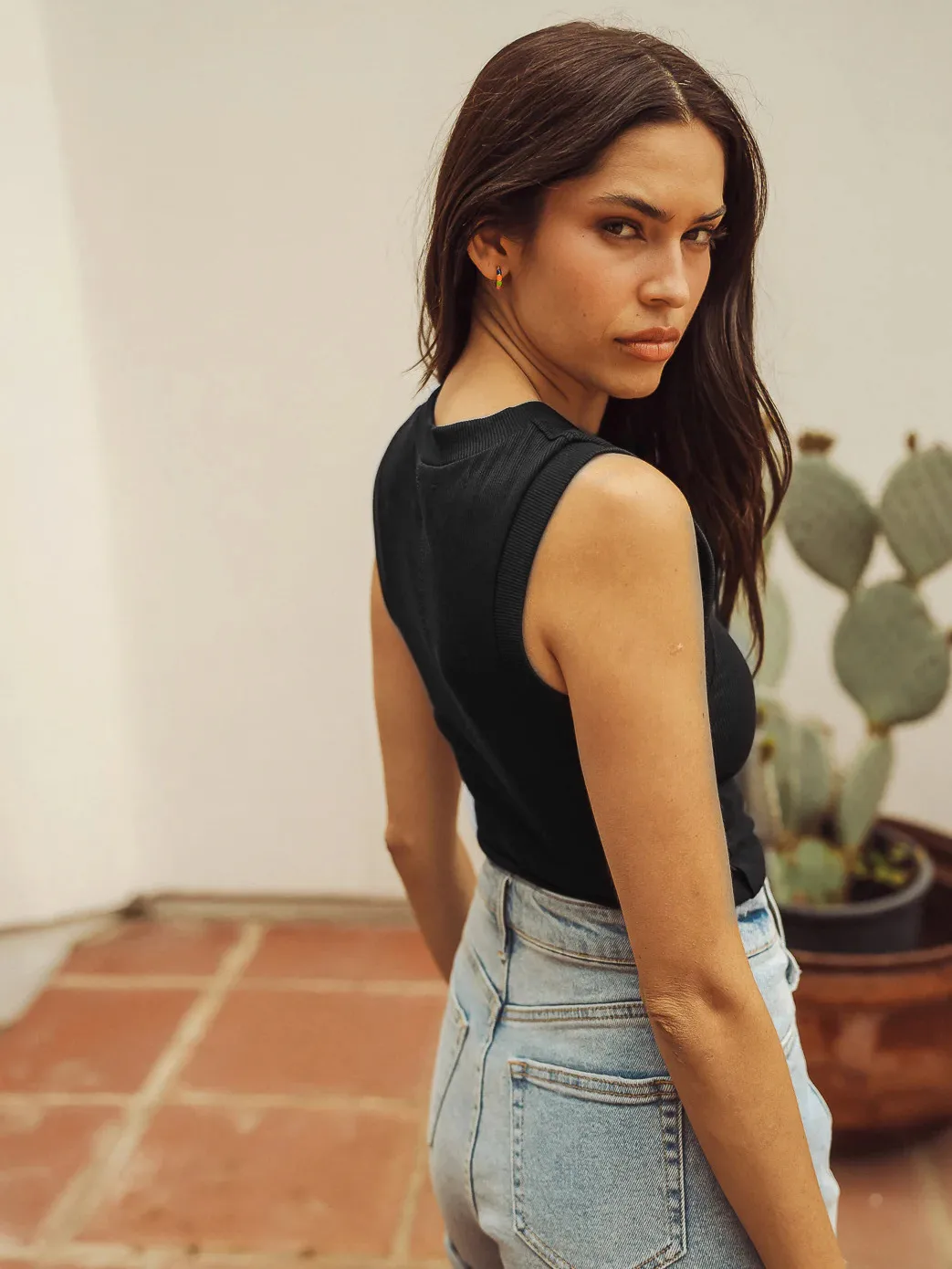 Designed   Spring And Summer New Explosions Y2K Solid Color Slim Fit Thread Sleeveless Outer Wear Vest Top Women display picture 25