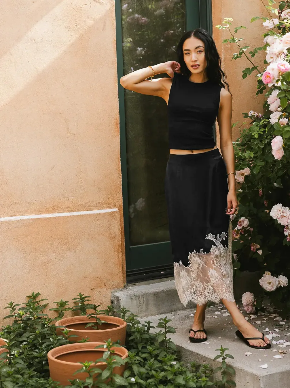 Designed   Spring And Summer New Explosions Y2K Solid Color Slim Fit Thread Sleeveless Outer Wear Vest Top Women display picture 26