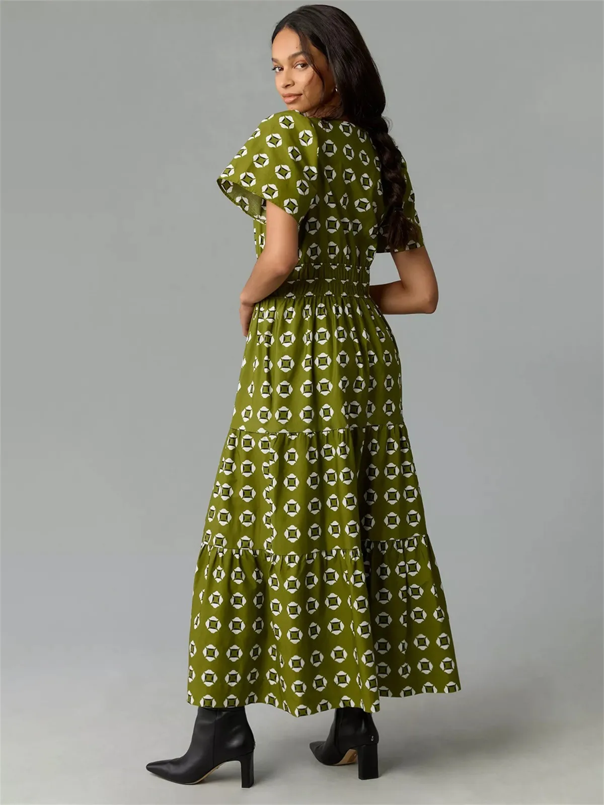 Spring And Summer New  Bohemian Style Elastic Waist V-neck Retro Digital Printing Dress display picture 23