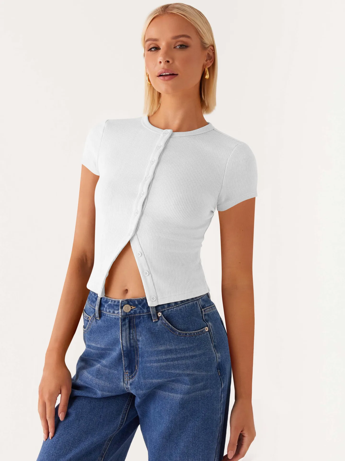 Spring And Summer New Thread Solid Color Round Neck Knitted Short-sleeved Cardigan High-end T-shirt For Women display picture 8