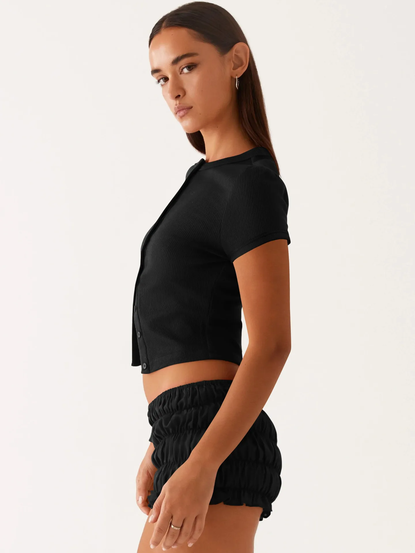 Spring And Summer New Thread Solid Color Round Neck Knitted Short-sleeved Cardigan High-end T-shirt For Women display picture 28