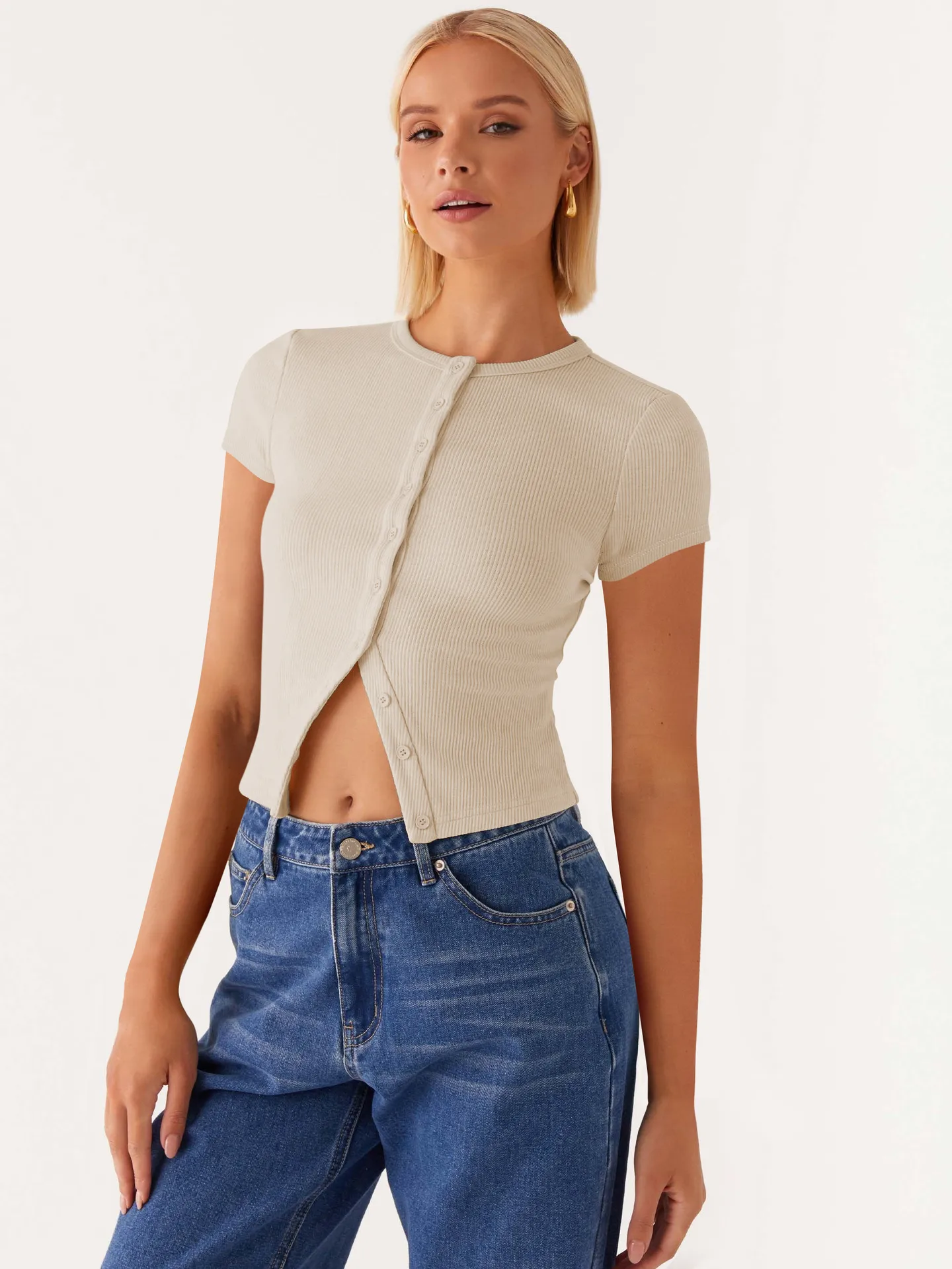 Spring And Summer New Thread Solid Color Round Neck Knitted Short-sleeved Cardigan High-end T-shirt For Women display picture 32