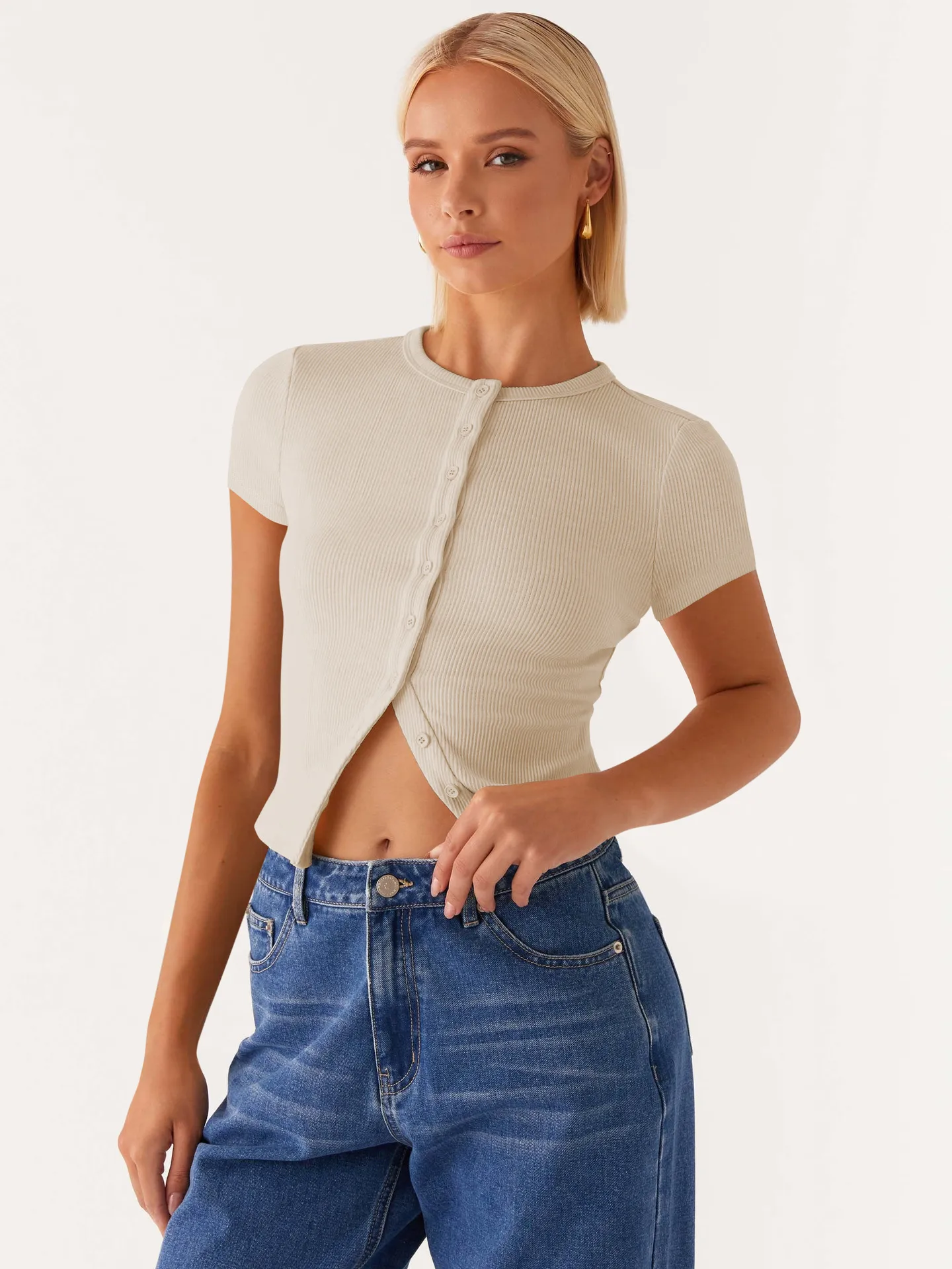 Spring And Summer New Thread Solid Color Round Neck Knitted Short-sleeved Cardigan High-end T-shirt For Women display picture 33