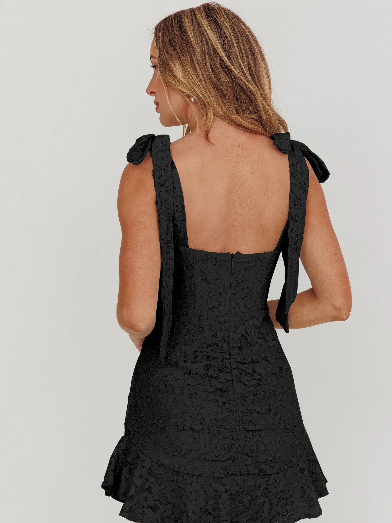 Women's French Square Collar Backless Strap Lace Pleated Slim-fit Hip Dress Women display picture 11