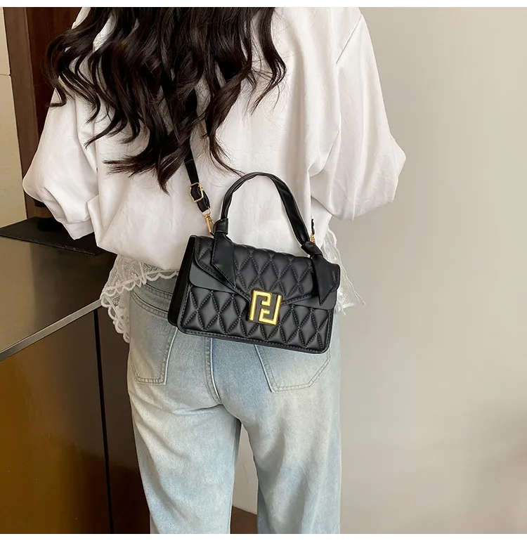 New  Classic Style Diamond Pattern Chain Bag Women's Fashionable All-Match Party Shoulder Messenger Bag display picture 7