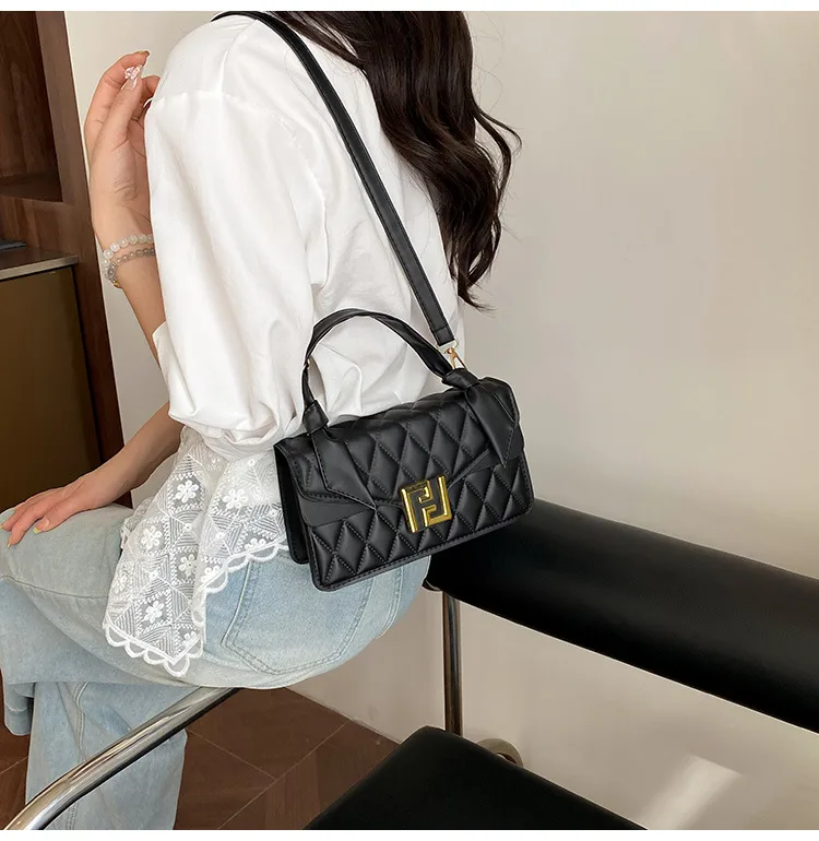 New  Classic Style Diamond Pattern Chain Bag Women's Fashionable All-Match Party Shoulder Messenger Bag display picture 8