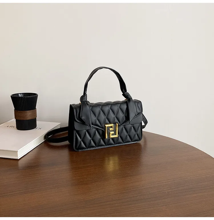 New  Classic Style Diamond Pattern Chain Bag Women's Fashionable All-Match Party Shoulder Messenger Bag display picture 11