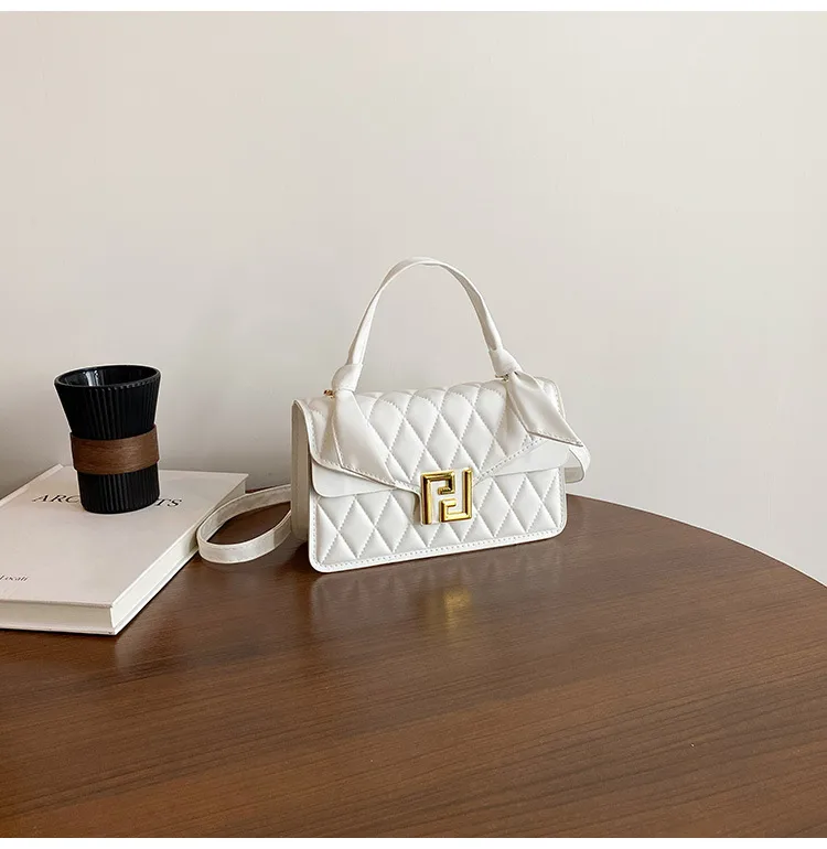 New  Classic Style Diamond Pattern Chain Bag Women's Fashionable All-Match Party Shoulder Messenger Bag display picture 13