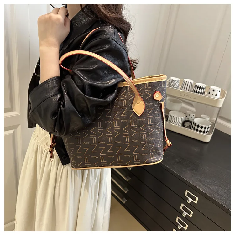 New Fashion Large Capacity High-End Handbag Commuter Messenger Bag Women's Bag Shoulder Portable Tote Bag display picture 6