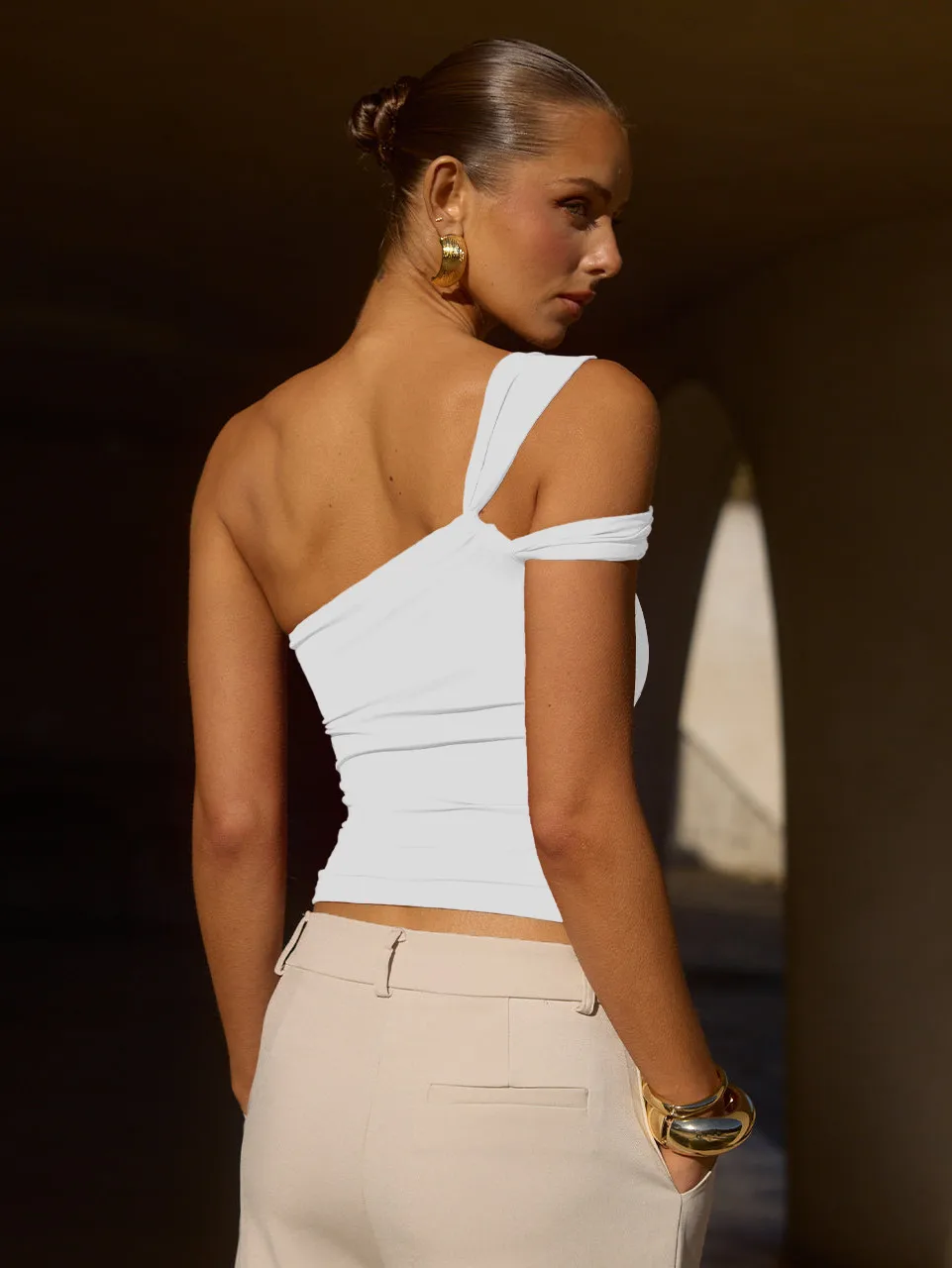 Summer New Sexy Spice Girl  Irregular Collar Fashionable Short Navel Design Sense Vest Top For Women display picture 33