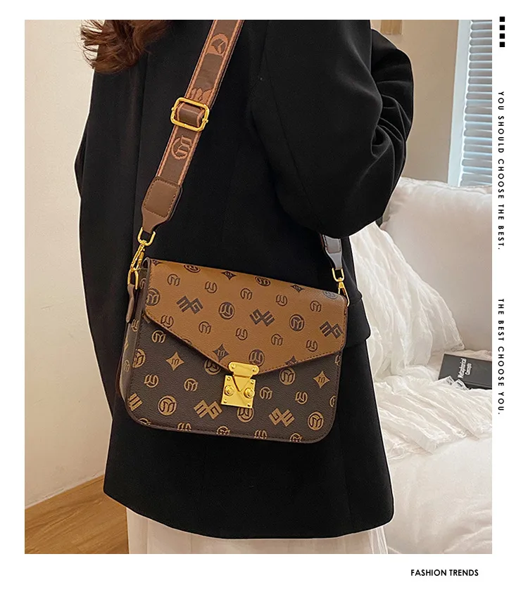Fashionable Shoulder Bag Simple Fashion Retro Women Bag  New Personal Leisure Texture Western Style Crossbody Small Square Bag display picture 1