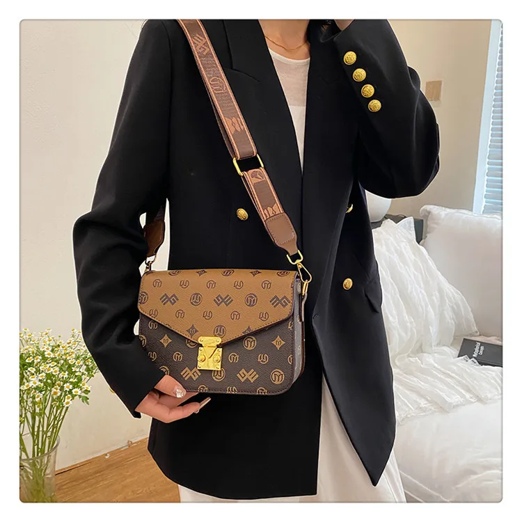 Fashionable Shoulder Bag Simple Fashion Retro Women Bag  New Personal Leisure Texture Western Style Crossbody Small Square Bag display picture 4