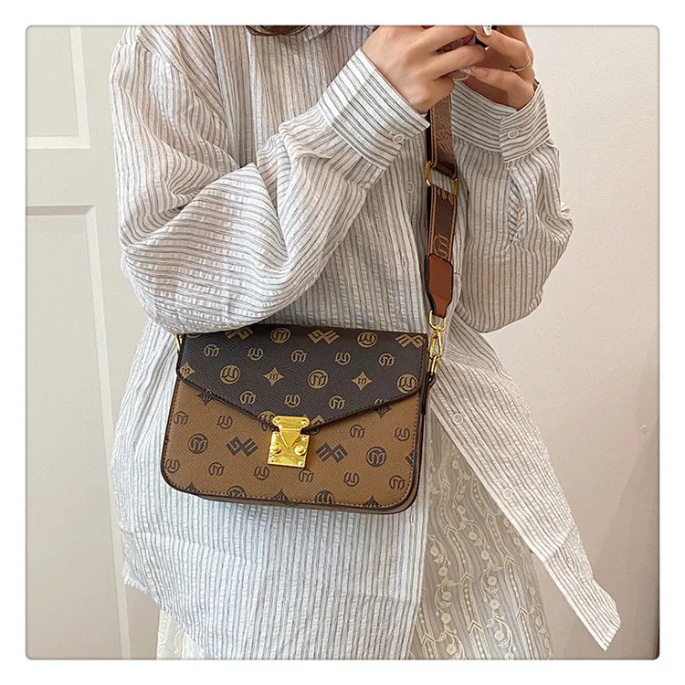 Fashionable Shoulder Bag Simple Fashion Retro Women Bag  New Personal Leisure Texture Western Style Crossbody Small Square Bag display picture 12