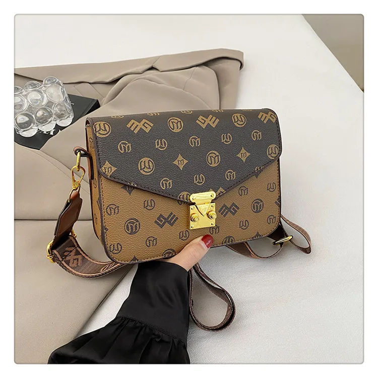 Fashionable Shoulder Bag Simple Fashion Retro Women Bag  New Personal Leisure Texture Western Style Crossbody Small Square Bag display picture 13