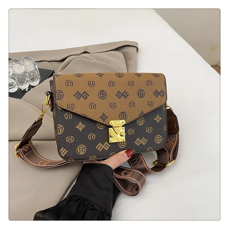 Fashionable Shoulder Bag Simple Fashion Retro Women Bag  New Personal Leisure Texture Western Style Crossbody Small Square Bag display picture 15