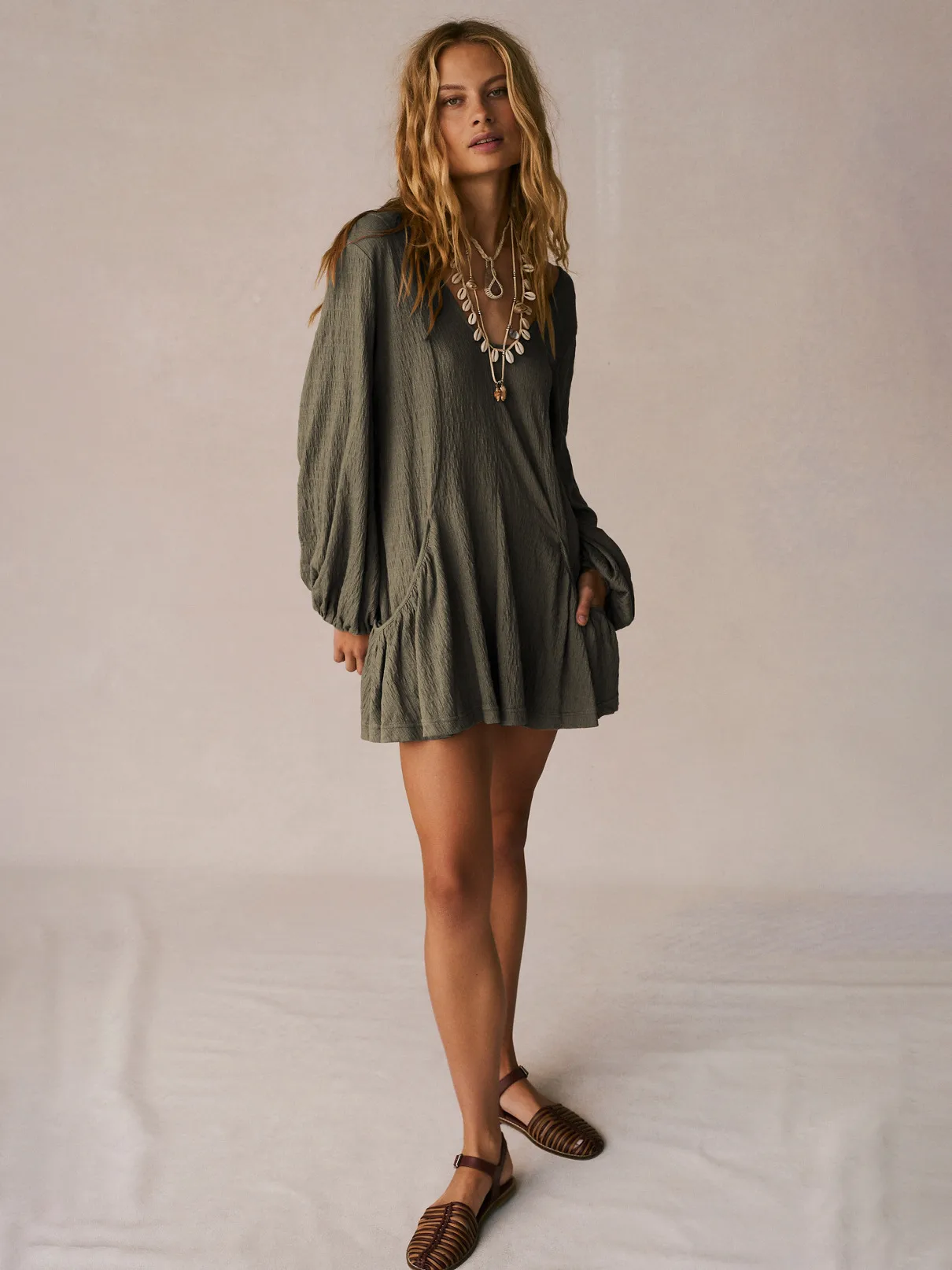 Foreign Trade All-match Explosions Women's U-collar Lantern Sleeve Pocket Solid Color Loose Casual Dress Long-sleeved Skirt display picture 9