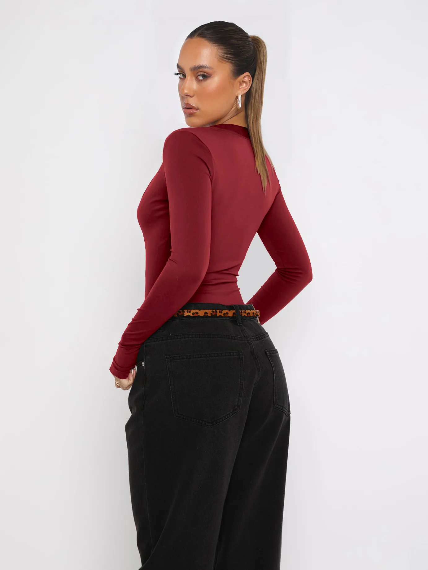 Foreign Trade  Hot Girl Y2K Explosions Women's Wear Deep V-neck Solid Color All-match Slim-fit Top With Long Sleeve Autumn And Winter Women display picture 9