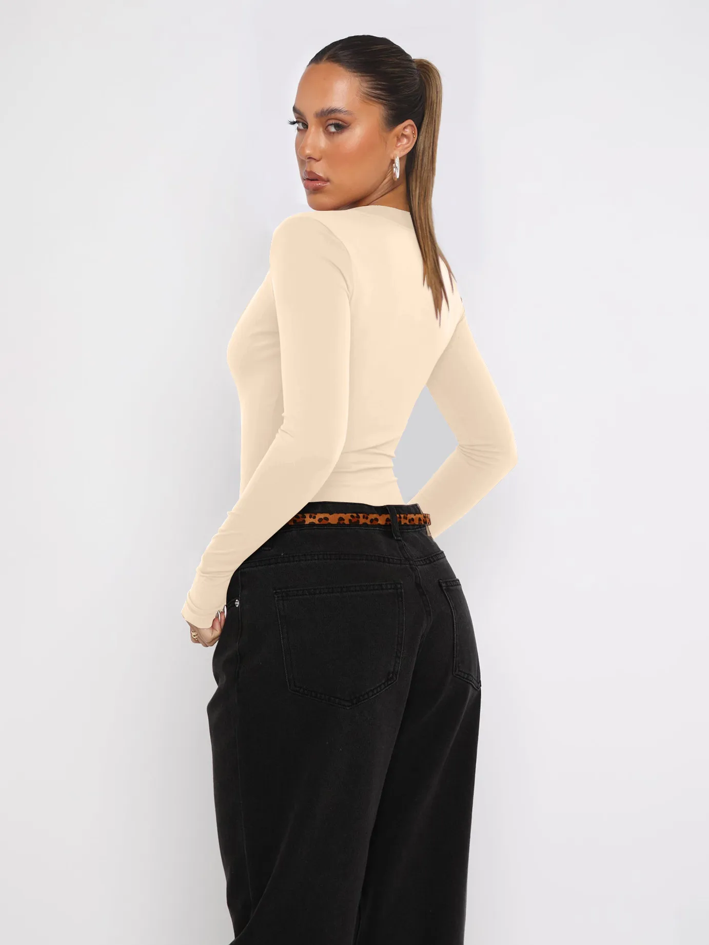 Foreign Trade  Hot Girl Y2K Explosions Women's Wear Deep V-neck Solid Color All-match Slim-fit Top With Long Sleeve Autumn And Winter Women display picture 24