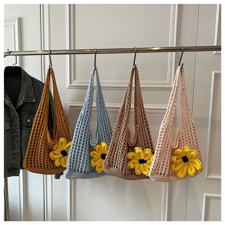 Artistic Hollow Knitted Woven Bag Women's Large Capacity  New Casual Shoulder Bag Seaside Vacation Beach Bag display picture 2
