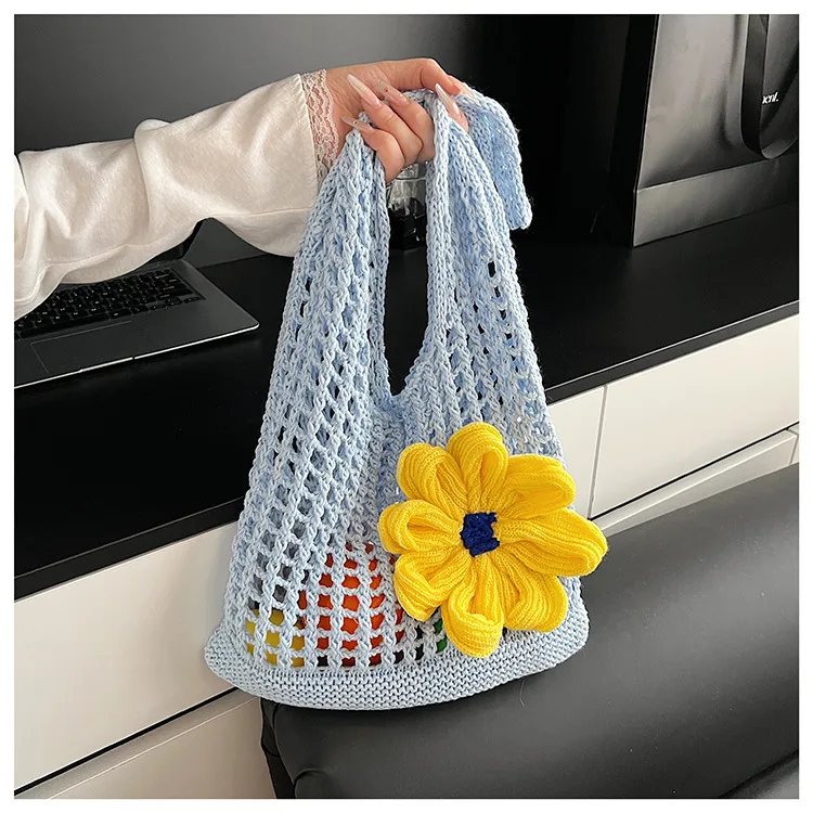 Artistic Hollow Knitted Woven Bag Women's Large Capacity  New Casual Shoulder Bag Seaside Vacation Beach Bag display picture 3