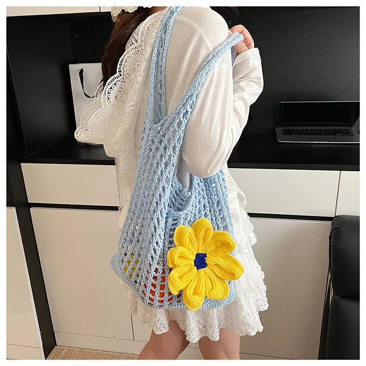 Artistic Hollow Knitted Woven Bag Women's Large Capacity  New Casual Shoulder Bag Seaside Vacation Beach Bag display picture 7