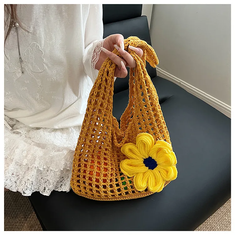 Artistic Hollow Knitted Woven Bag Women's Large Capacity  New Casual Shoulder Bag Seaside Vacation Beach Bag display picture 9