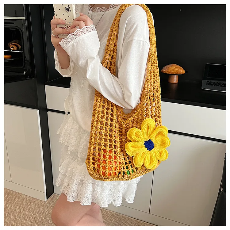 Artistic Hollow Knitted Woven Bag Women's Large Capacity  New Casual Shoulder Bag Seaside Vacation Beach Bag display picture 10