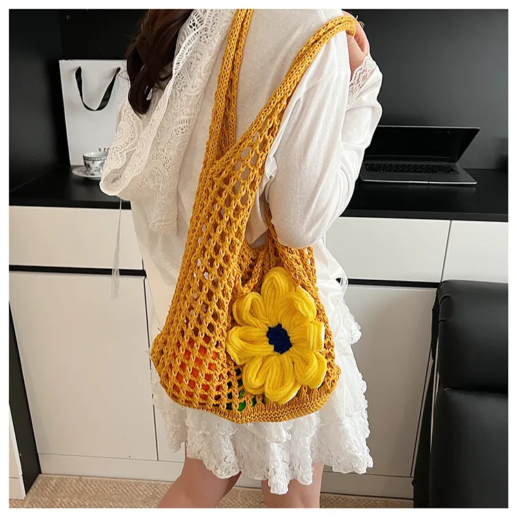 Artistic Hollow Knitted Woven Bag Women's Large Capacity  New Casual Shoulder Bag Seaside Vacation Beach Bag display picture 12