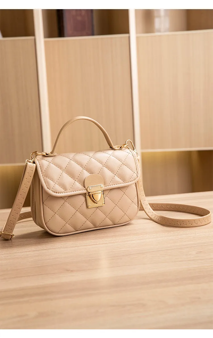 Guangzhou Bag Wholesale Hand Bag New Fashion Diamond Lattice Handbag Texture Joker Foreign Style Printing Bag display picture 11
