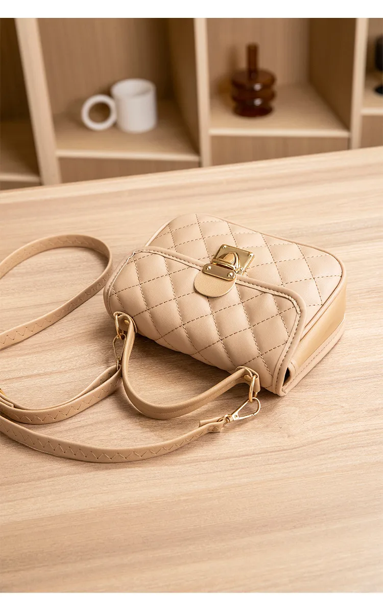 Guangzhou Bag Wholesale Hand Bag New Fashion Diamond Lattice Handbag Texture Joker Foreign Style Printing Bag display picture 12