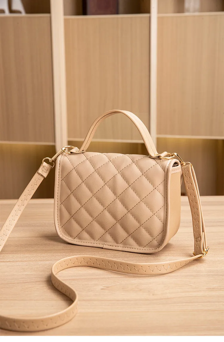 Guangzhou Bag Wholesale Hand Bag New Fashion Diamond Lattice Handbag Texture Joker Foreign Style Printing Bag display picture 13