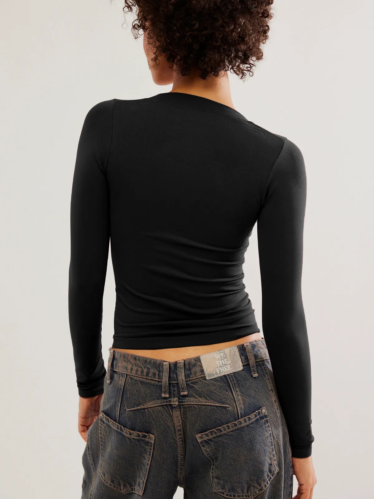 Style Explosions Temperament Commuter Pullover Slim-looking Round Neck Top Chic Slim-fit All-match Base Inner Women's Top display picture 9