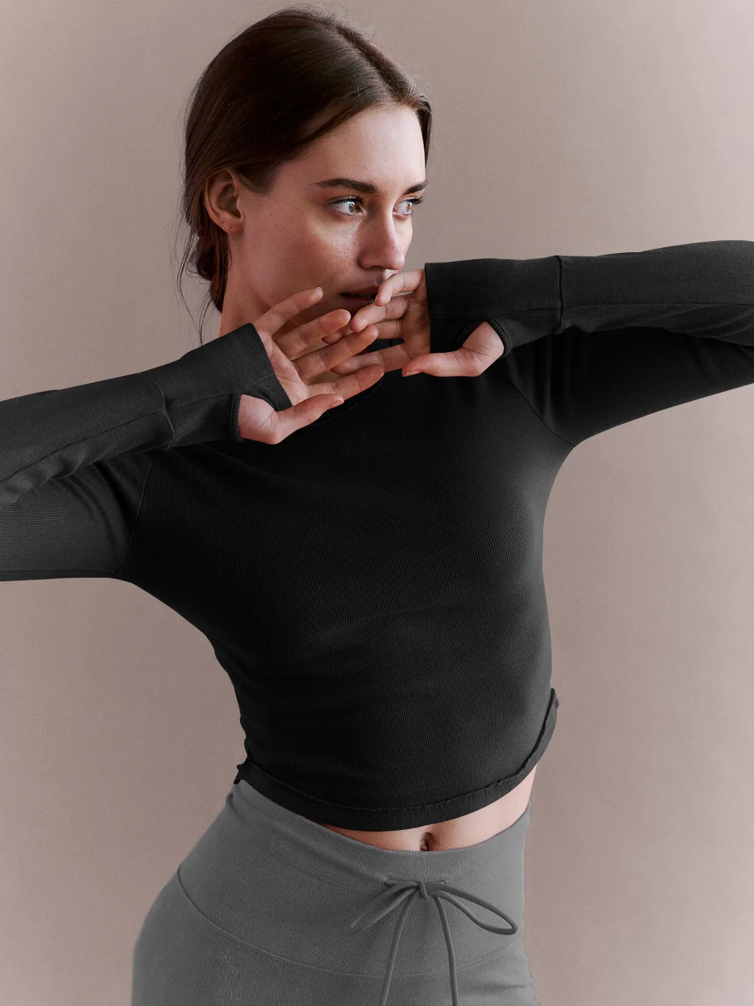 Explosions Solid Color Rib Arc Set Finger Shoulder T-Shirt Women's Summer Y2K Women's Sports Navel Hot Girl Top display picture 18