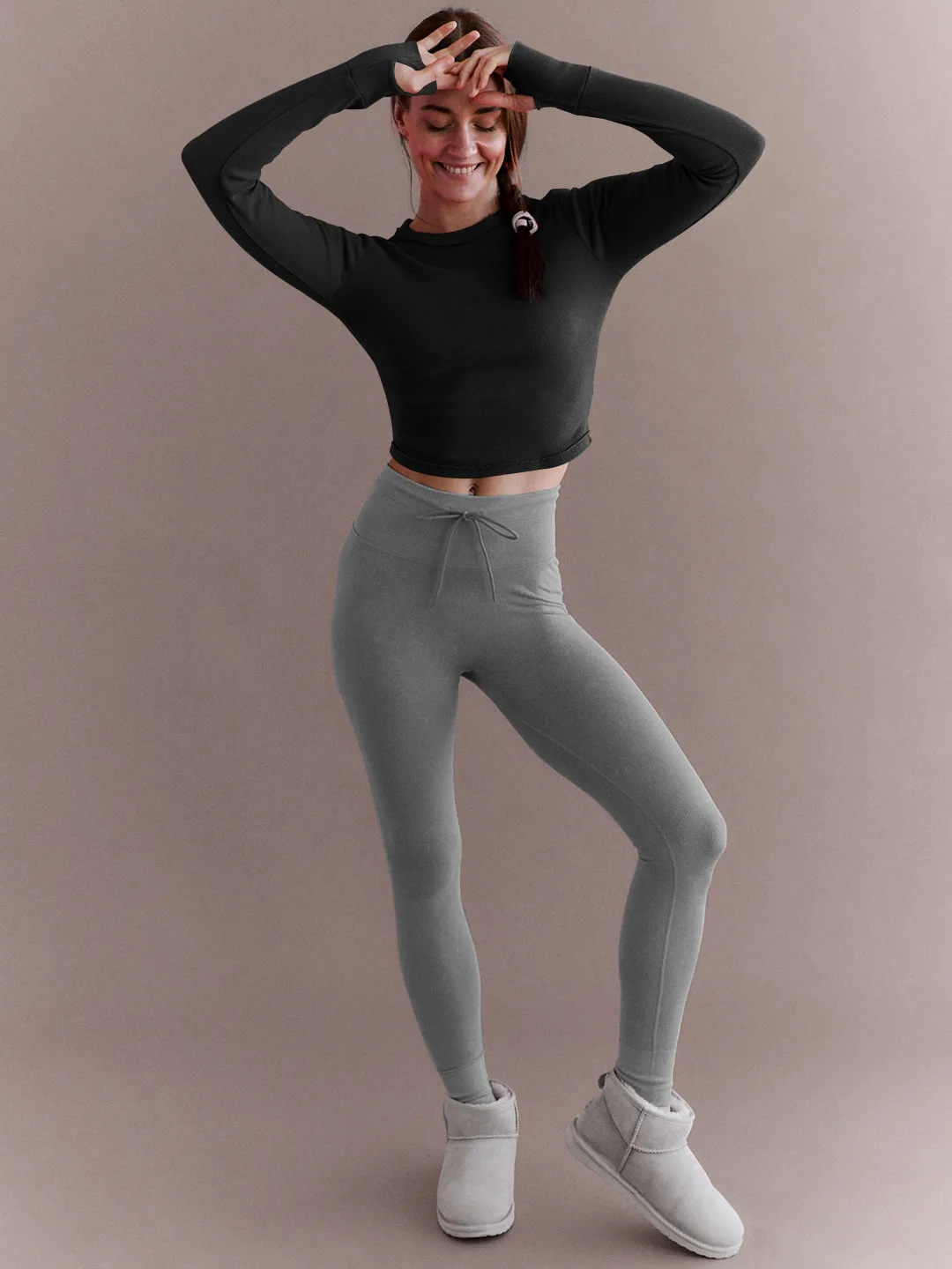 Explosions Solid Color Rib Arc Set Finger Shoulder T-Shirt Women's Summer Y2K Women's Sports Navel Hot Girl Top display picture 17