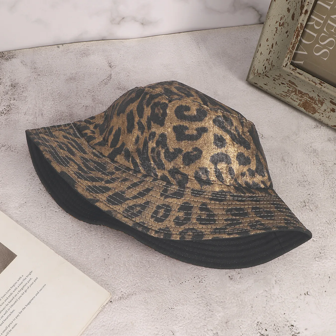 Women's Casual Retro Classic Style Leopard Wide Eaves Bucket Hat display picture 2