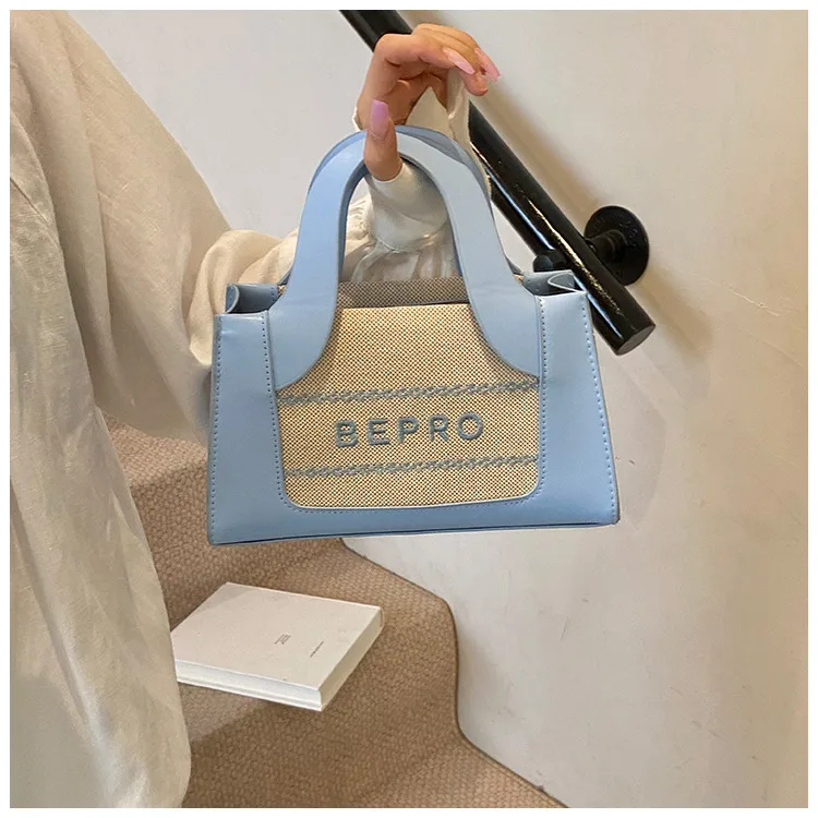Trendy Small Square Bag  Fashion Shoulder Bag Letter Printing Women's Bag New Simple Handbag  Crossbody Bag display picture 5