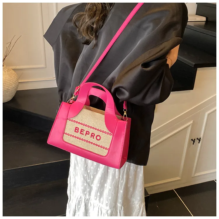 Trendy Small Square Bag  Fashion Shoulder Bag Letter Printing Women's Bag New Simple Handbag  Crossbody Bag display picture 11