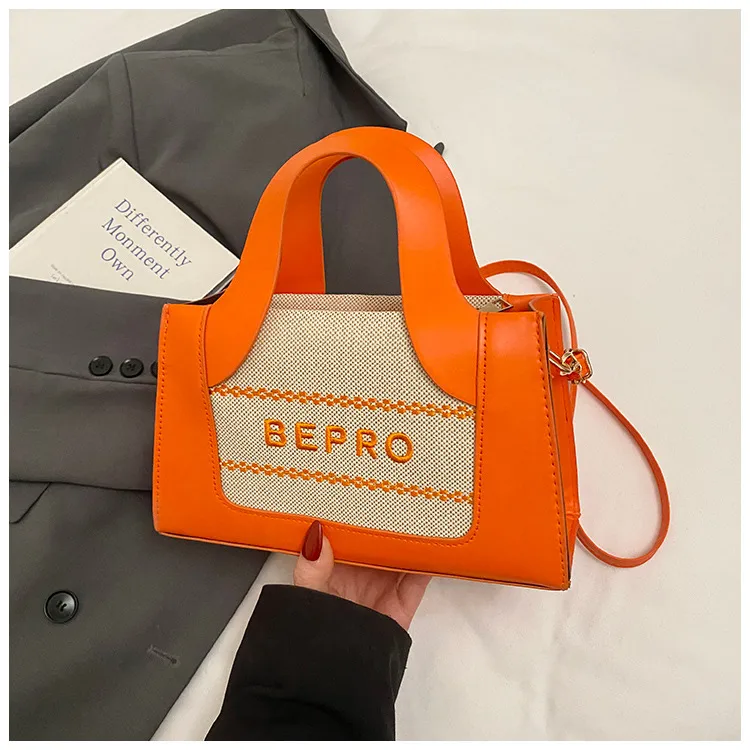 Trendy Small Square Bag  Fashion Shoulder Bag Letter Printing Women's Bag New Simple Handbag  Crossbody Bag display picture 18