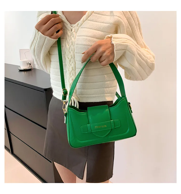 Niche Design Underarm Bag For Women  Autumn And Winter New Commuter Bag Simple Personality Shoulder Messenger Bag For Women display picture 5