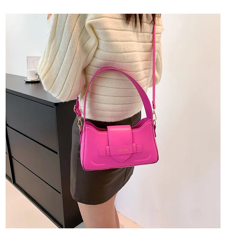Niche Design Underarm Bag For Women  Autumn And Winter New Commuter Bag Simple Personality Shoulder Messenger Bag For Women display picture 8
