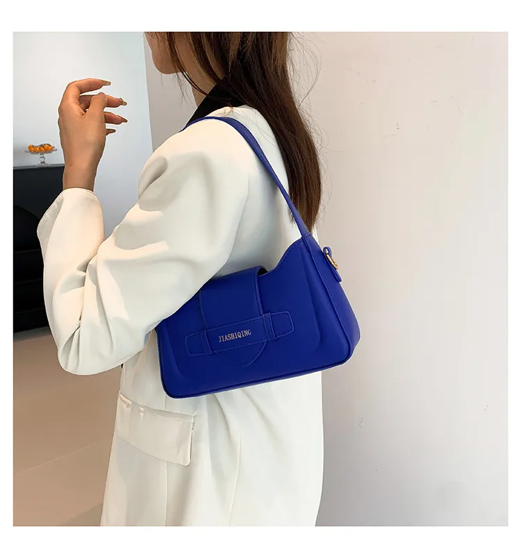 Niche Design Underarm Bag For Women  Autumn And Winter New Commuter Bag Simple Personality Shoulder Messenger Bag For Women display picture 10
