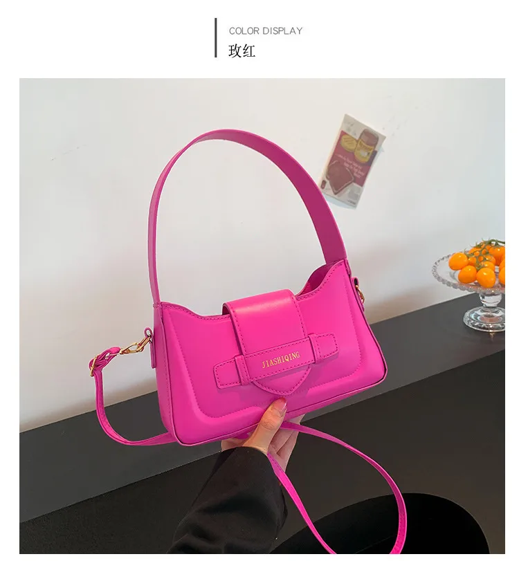 Niche Design Underarm Bag For Women  Autumn And Winter New Commuter Bag Simple Personality Shoulder Messenger Bag For Women display picture 19