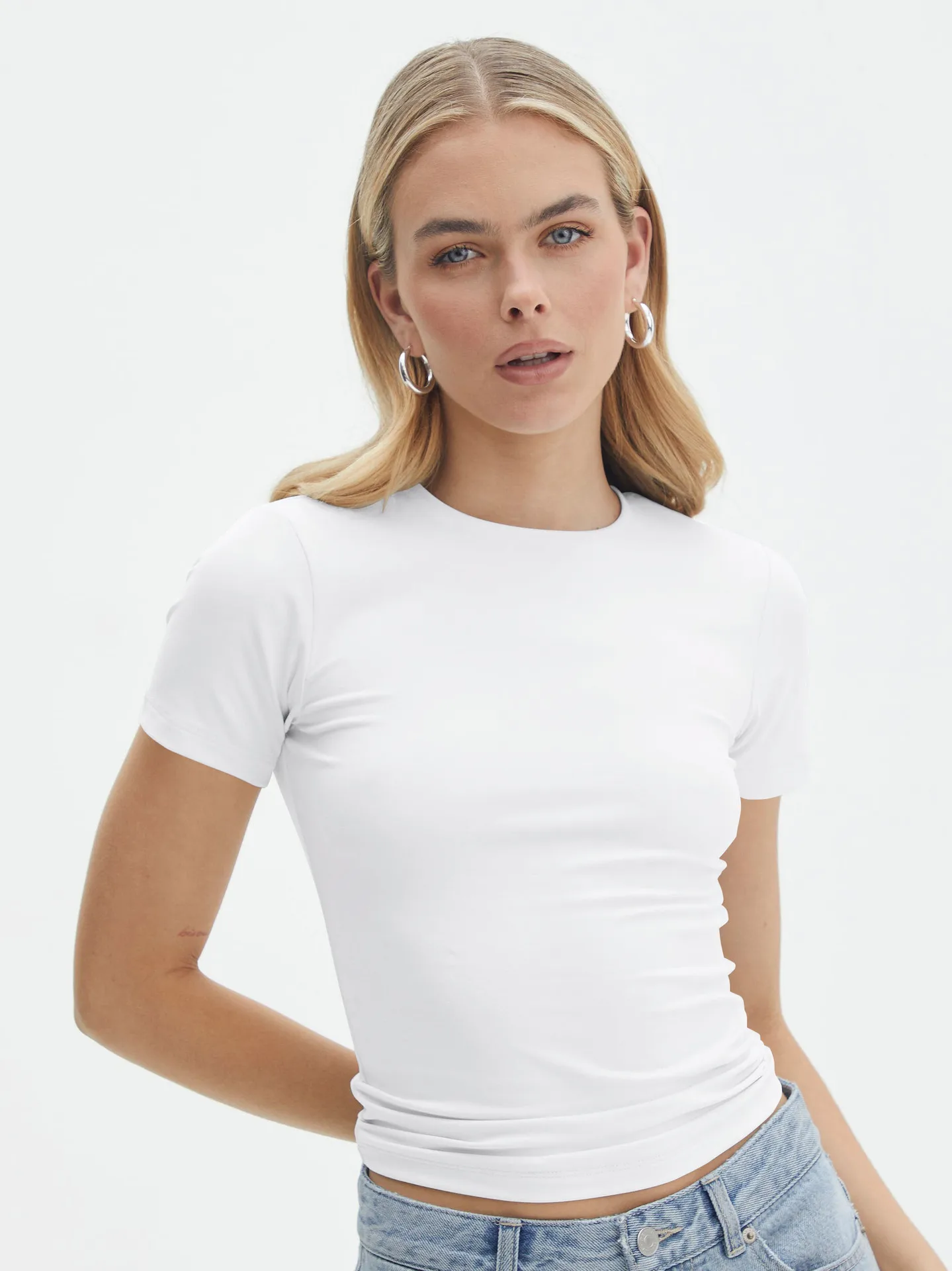 Y2g New Texture  Women's Plain Short-sleeved T-shirt Round Neck Slim Fit Hot Girl Pure Desire Top display picture 2