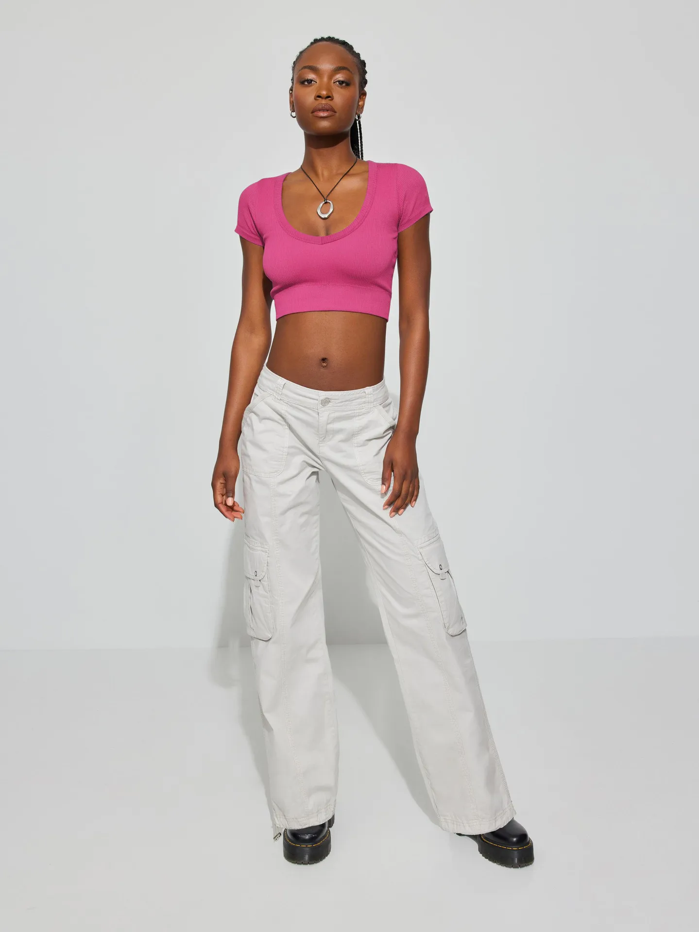 Spring And Summer Y2g Women's Clothing New U-collar Navel-exposed Bm Top Outer Wear Hot Girl Slimming Pure Desire Short Sleeve T-shirt Inner Wear display picture 8