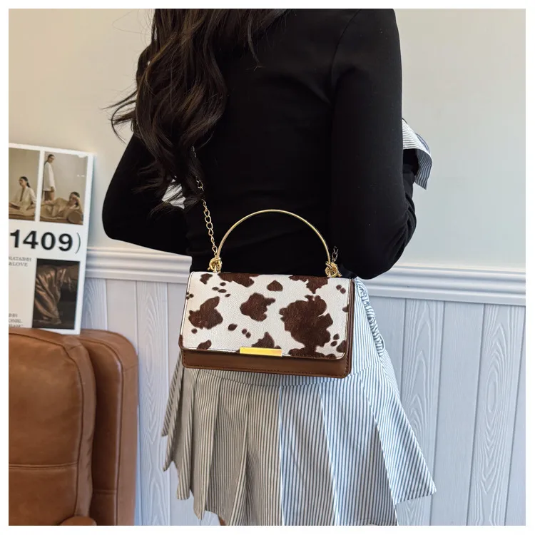 Special-Interest Design Cows Pattern Portable Women's Bag  New Simple Fashion Shoulder Messenger Bag Western Style Small Square Bag Fashion display picture 4