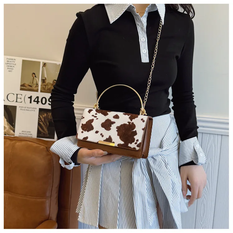 Special-Interest Design Cows Pattern Portable Women's Bag  New Simple Fashion Shoulder Messenger Bag Western Style Small Square Bag Fashion display picture 5